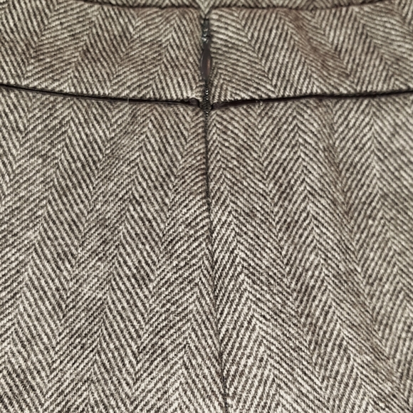 Classic Tweed Skirt - Picture 4 of 5